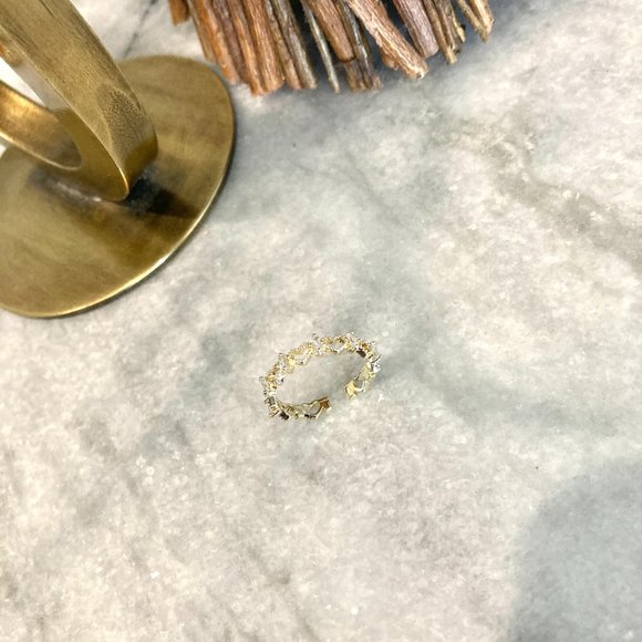 'Hearts Aligned' Hollow Cut Accent Zirconia Adjustable Gold Ring - Picture 6 of 7